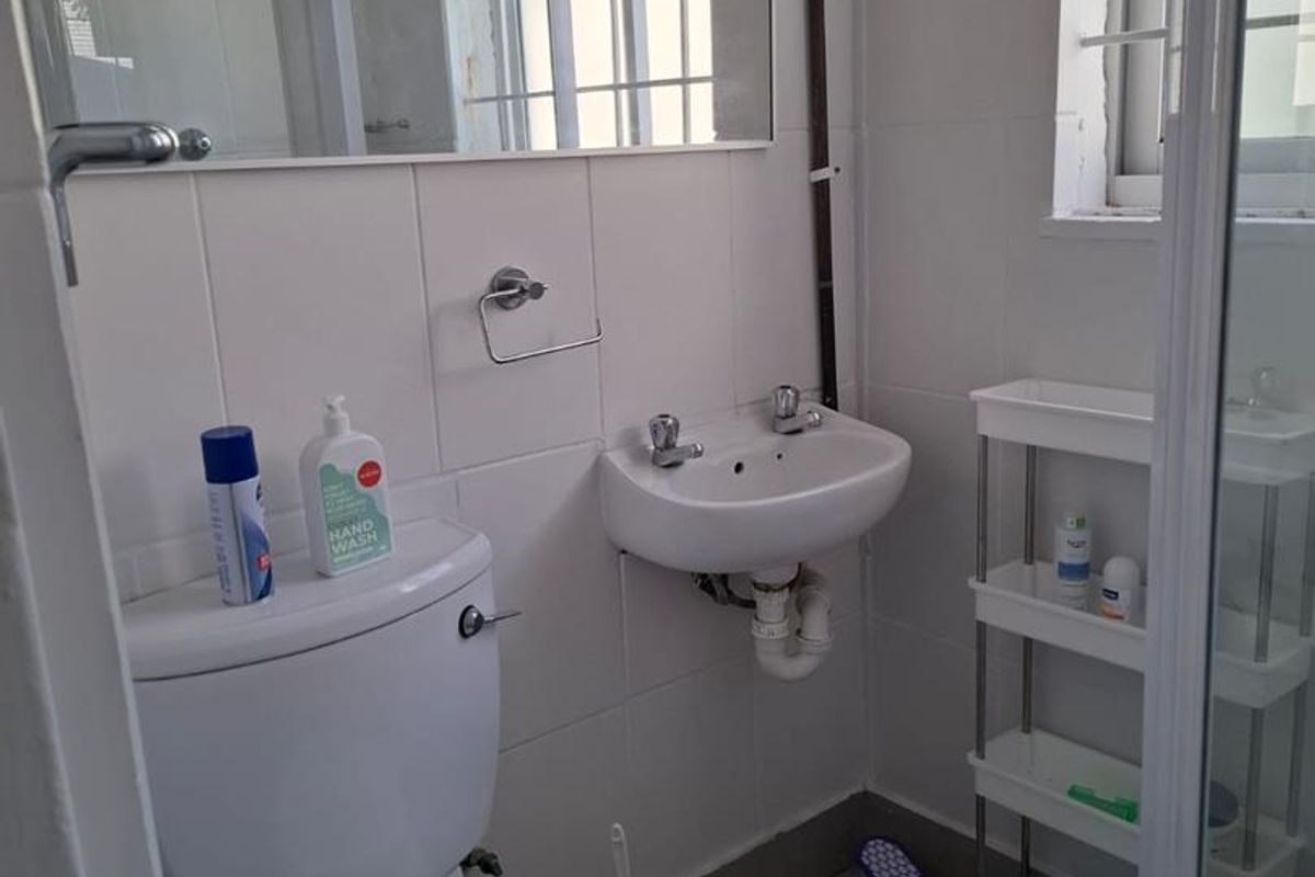 UNFURNISHED ground floor studio - Photo 5