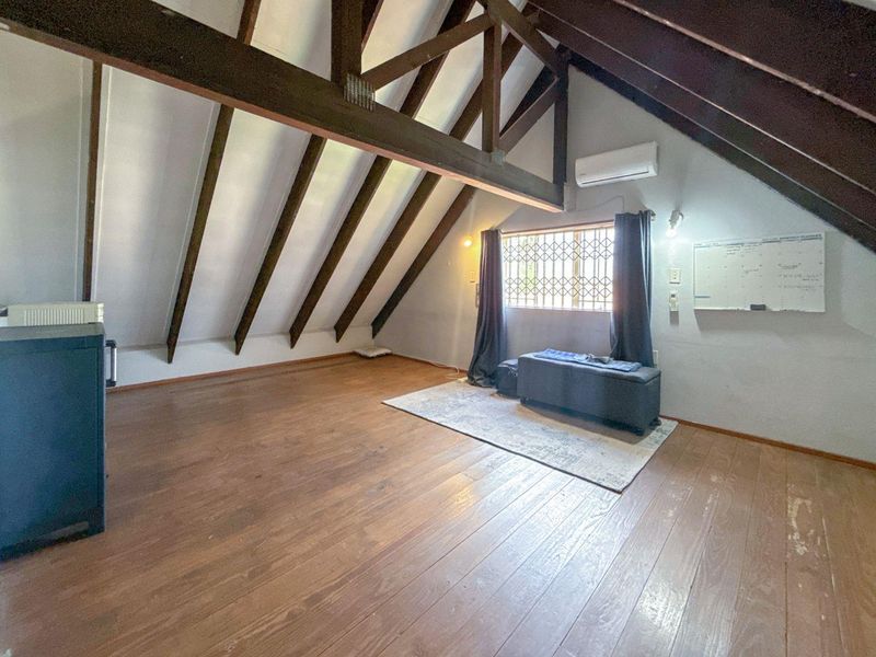 Discover Tranquil Living in the Heart of Garsfontein - Charming 2-Bedroom Pet Friendly Home in a Sought-After Complex - Photo 9