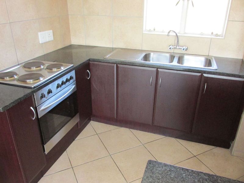 2 BEDROOM FLAT TO RENT IN CENTURION - Photo 3