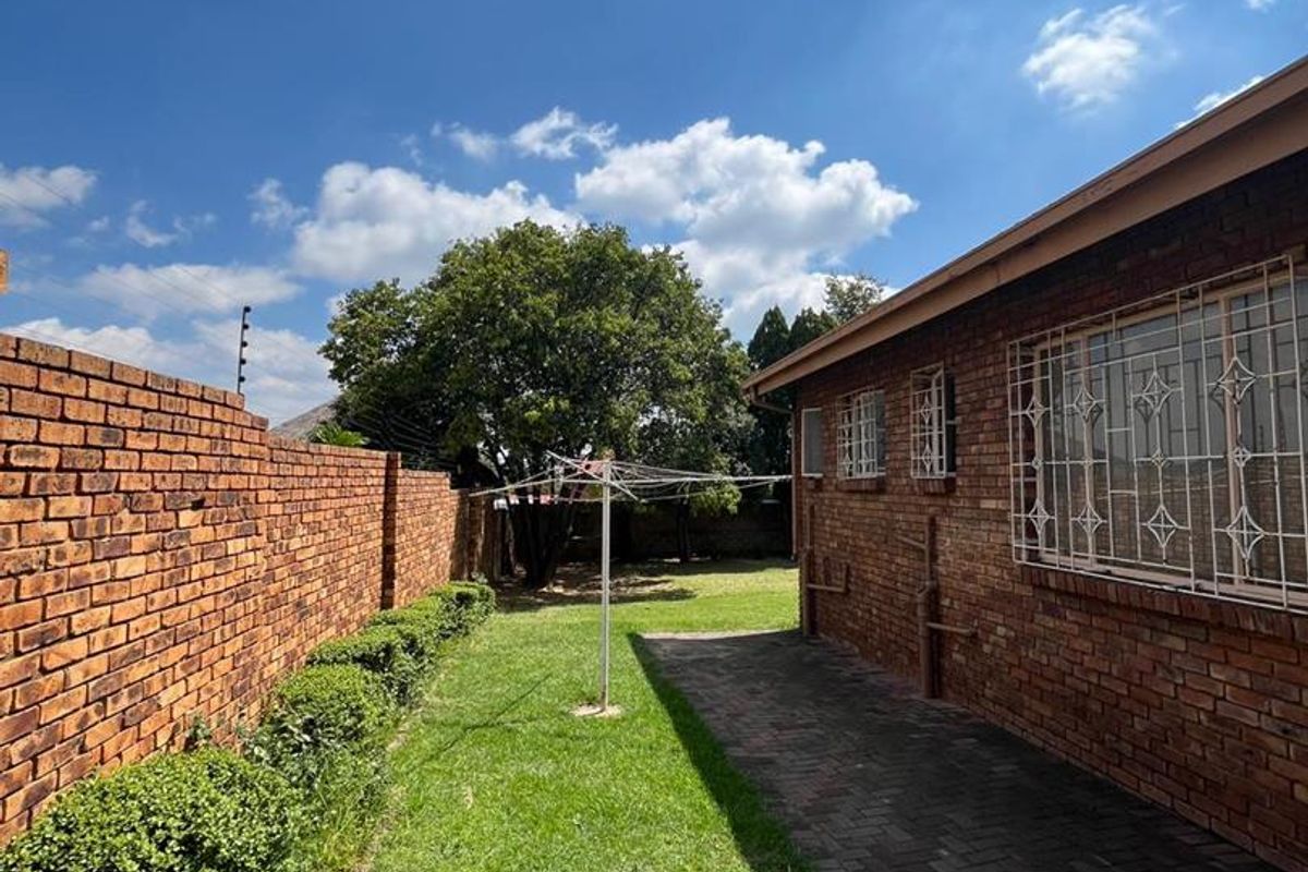 4 Bedroom 2 bathroom family home available immediately - Photo 5