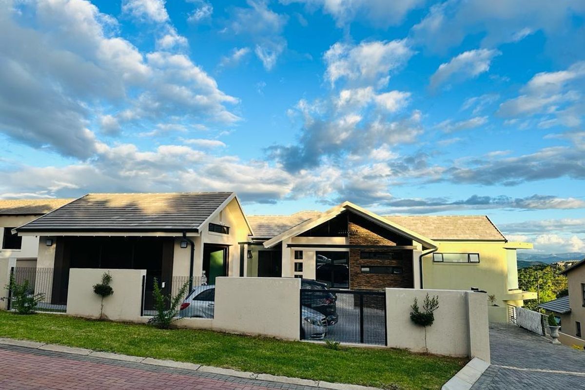 Modern, Move- In Ready Home with Striking Steet Appeal - Photo 2