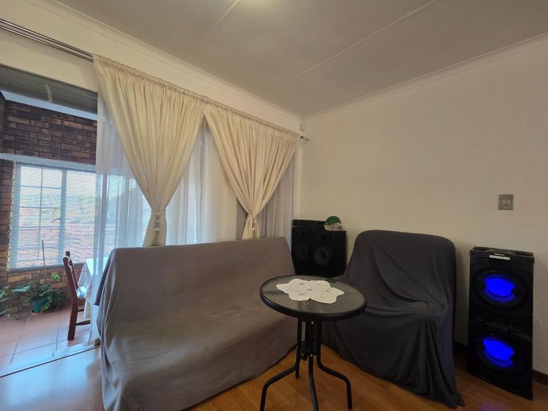 Townhouse For Sale in South Crest, Alberton - Photo 10