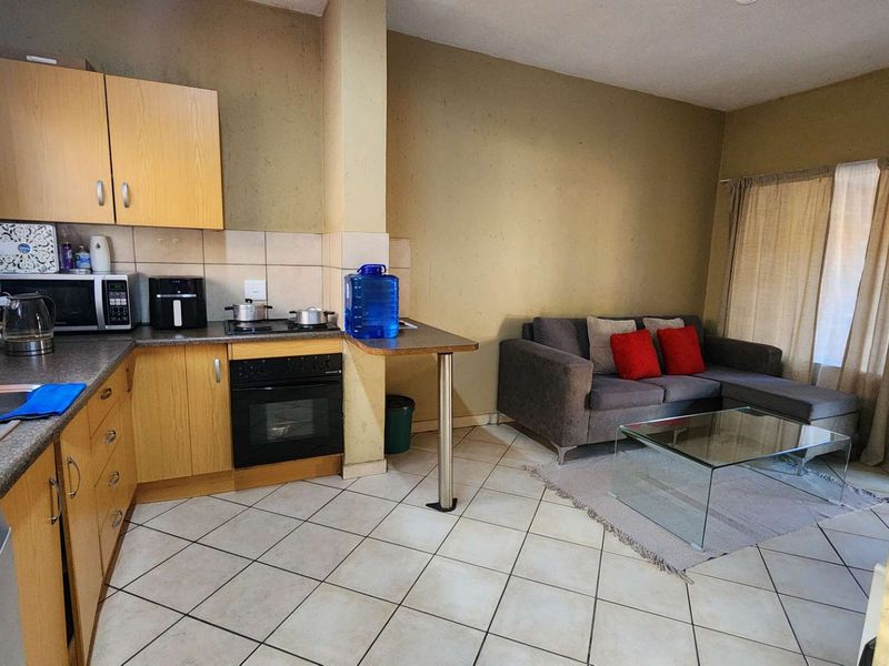 Cozy and Affordable Bachelor unit - Photo 3