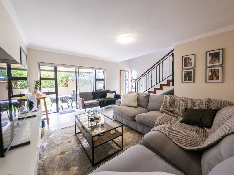 Full title Fully kitted Townhouse in Heritage Hill - Photo 2