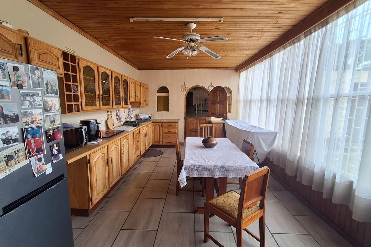 Ideally Located Smallholding at an Exceptional Price – Business Rights Included - Photo 5
