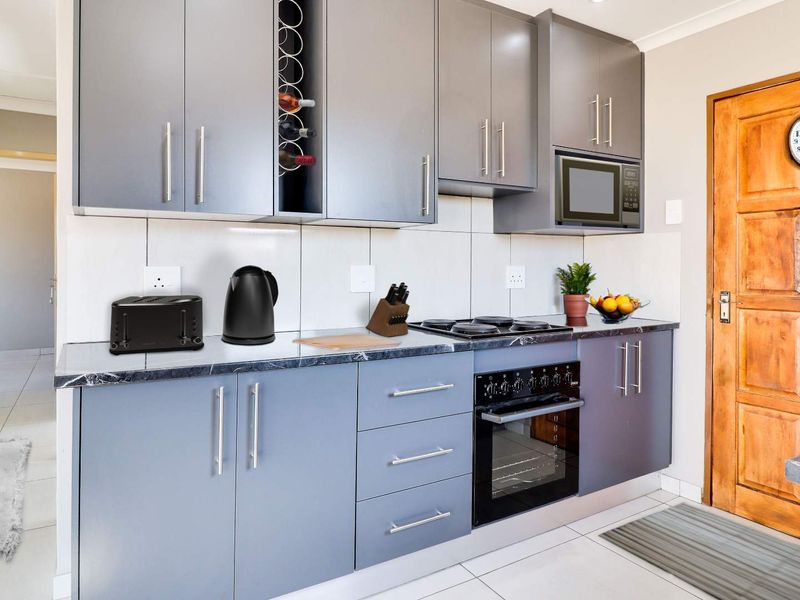 NEW DEVELOPMENT, ALL COSTS INCLUDED, FULL TITLE STANDS. NO DEPOSITS / 100% BONDS (dependent on client profile) - Photo 5