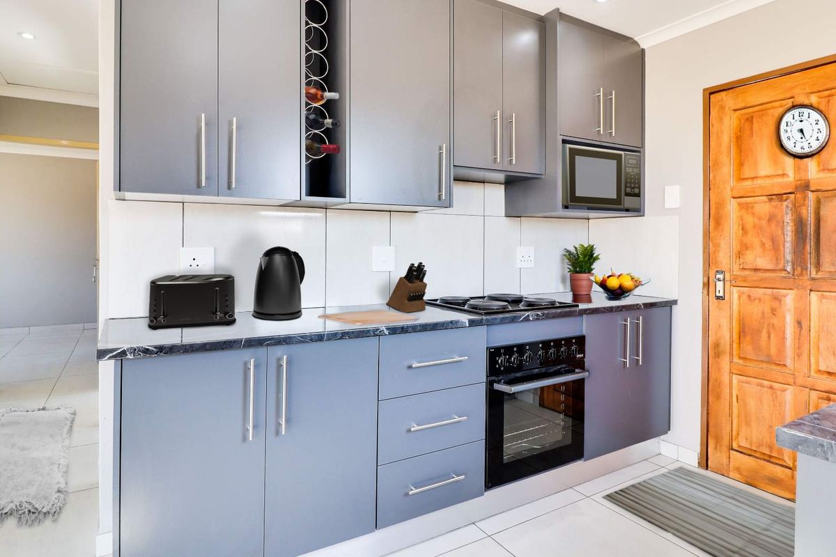 NEW DEVELOPMENT, ALL COSTS INCLUDED, FULL TITLE STANDS. NO DEPOSITS / 100% BONDS (dependent on client profile) - Photo 5