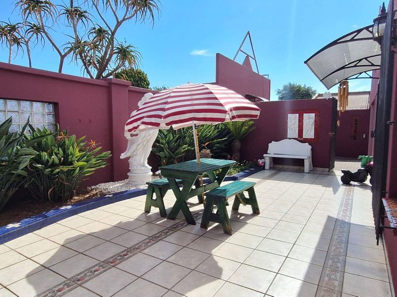 Discover Elegance - Unique 4-Bedroom Home Awaits You! - Photo 3