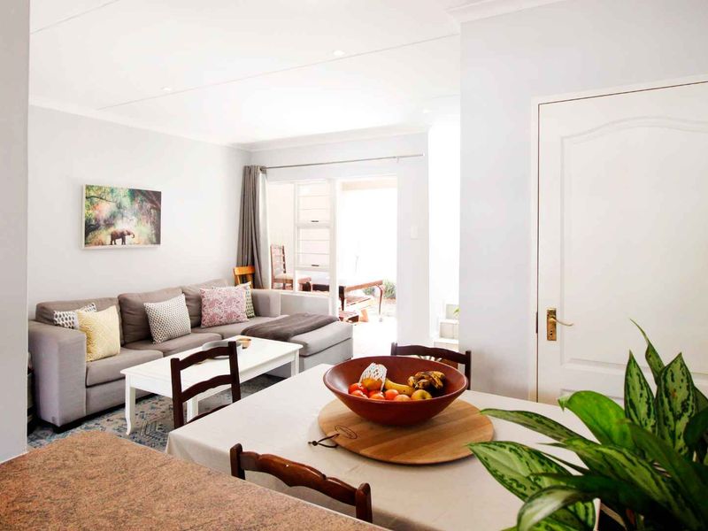 Charming 2 Bedroom Townhouse in Excellent Estate - Photo 9