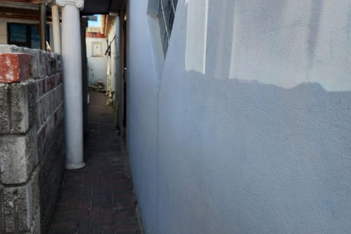 Charming 3-Bedroom Home for Sale in B Section, Khayelitsha - Photo 2