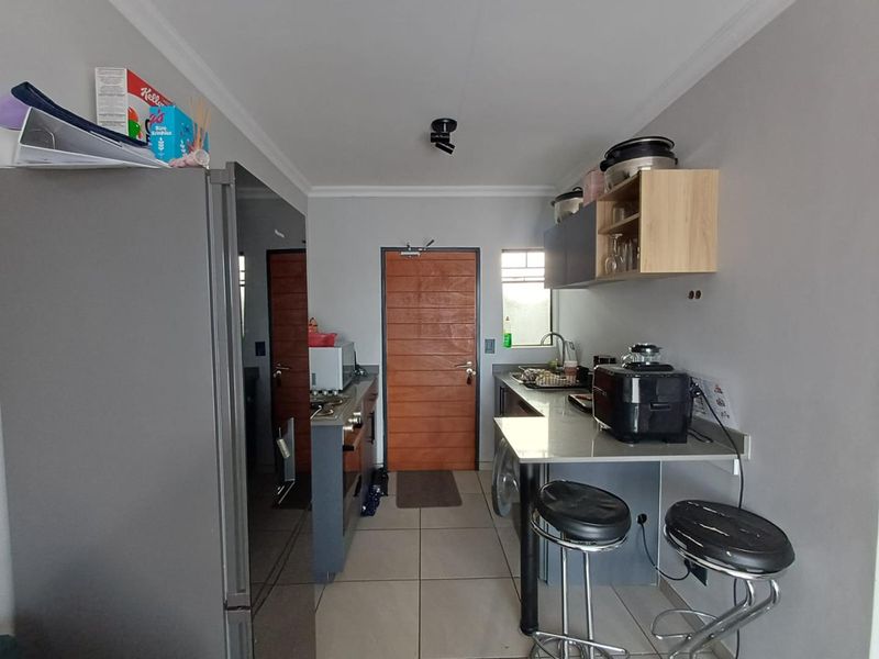 A Stunning 2 bedroom apartment on the 3 floor! - Photo 2