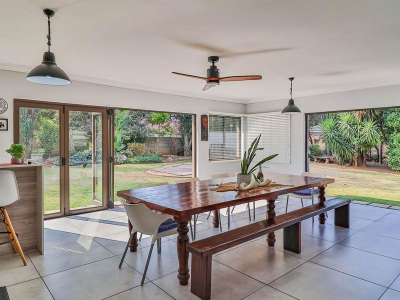Large Home for the Extended Family with 2 Flats - Photo 7