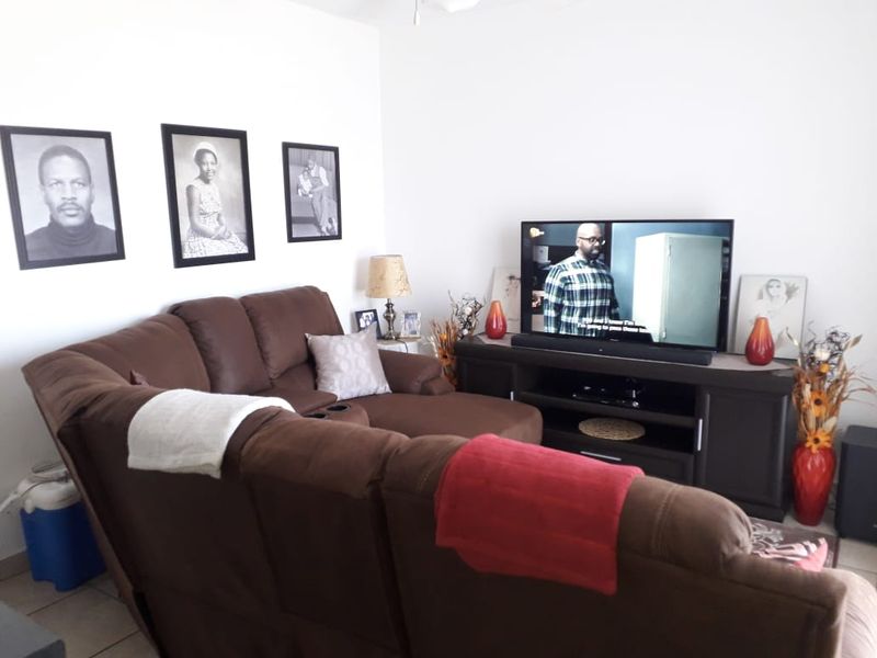 Secure 2-Bedroom Rental Home in Arboretum, Richards Bay - Photo 3