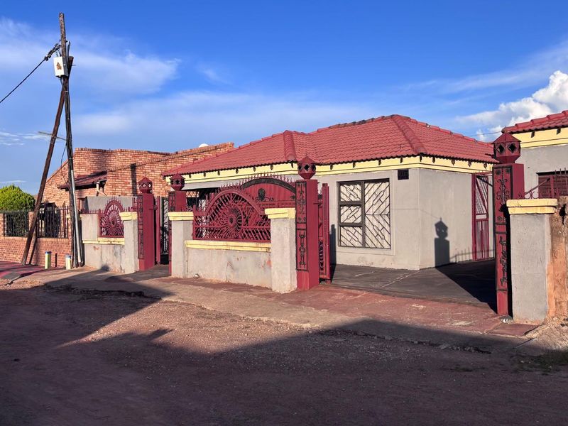 A FAMILY HOME - Photo 5