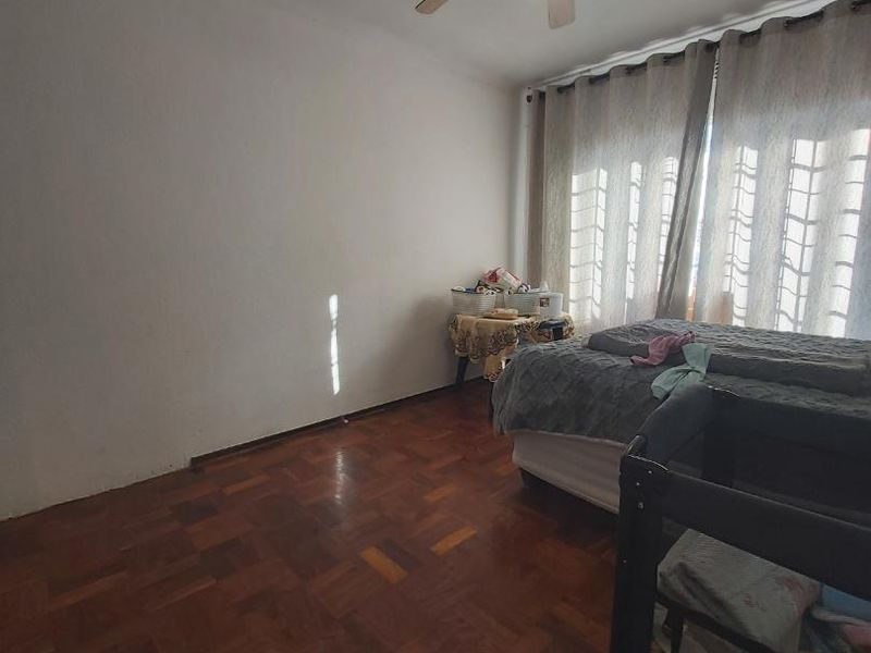 Gorgeous 5 Bedroom home - Photo 7
