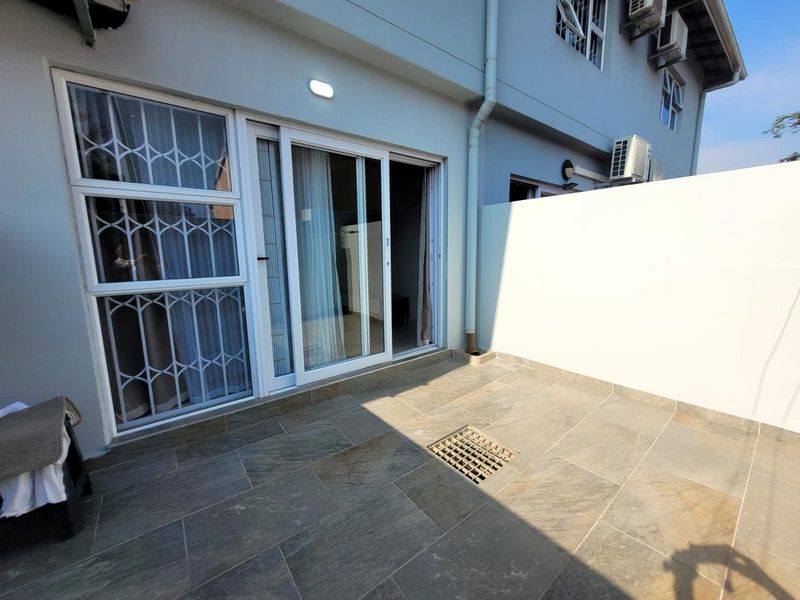 Modern Fully Furnished Two-Bedroom Duplex for Rent – Blackburn Road - Photo 8