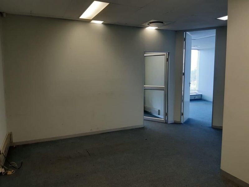 Prime Pinetown Central Commercial Space: Adaptable Offices for Lease - Photo 4
