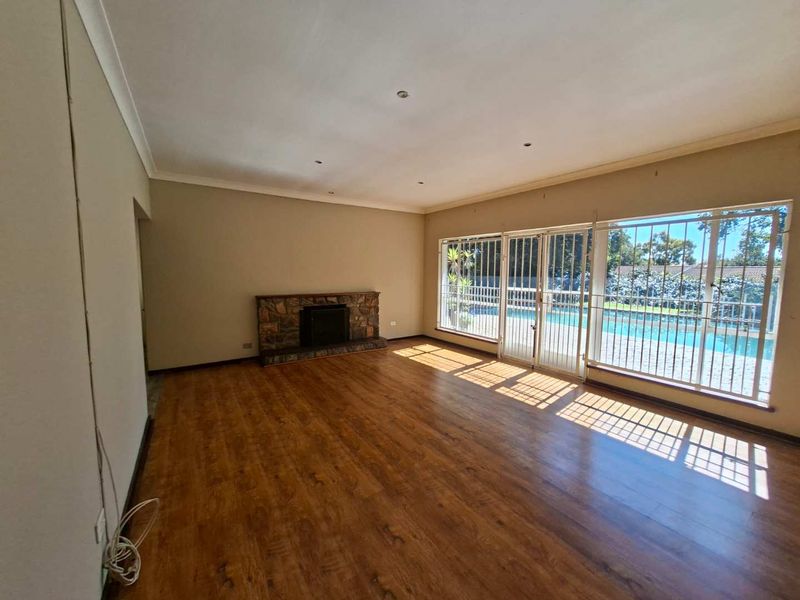 4 Bedroom2 Bathroom Cluster with its own pool - Photo 4