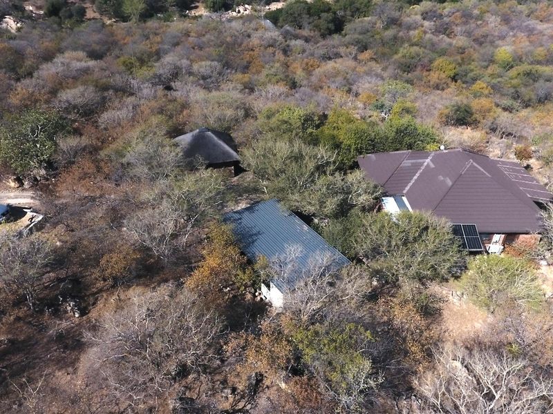 Beautifully Renovated Home with Spacious Patio and Guest Cottage - Photo 7