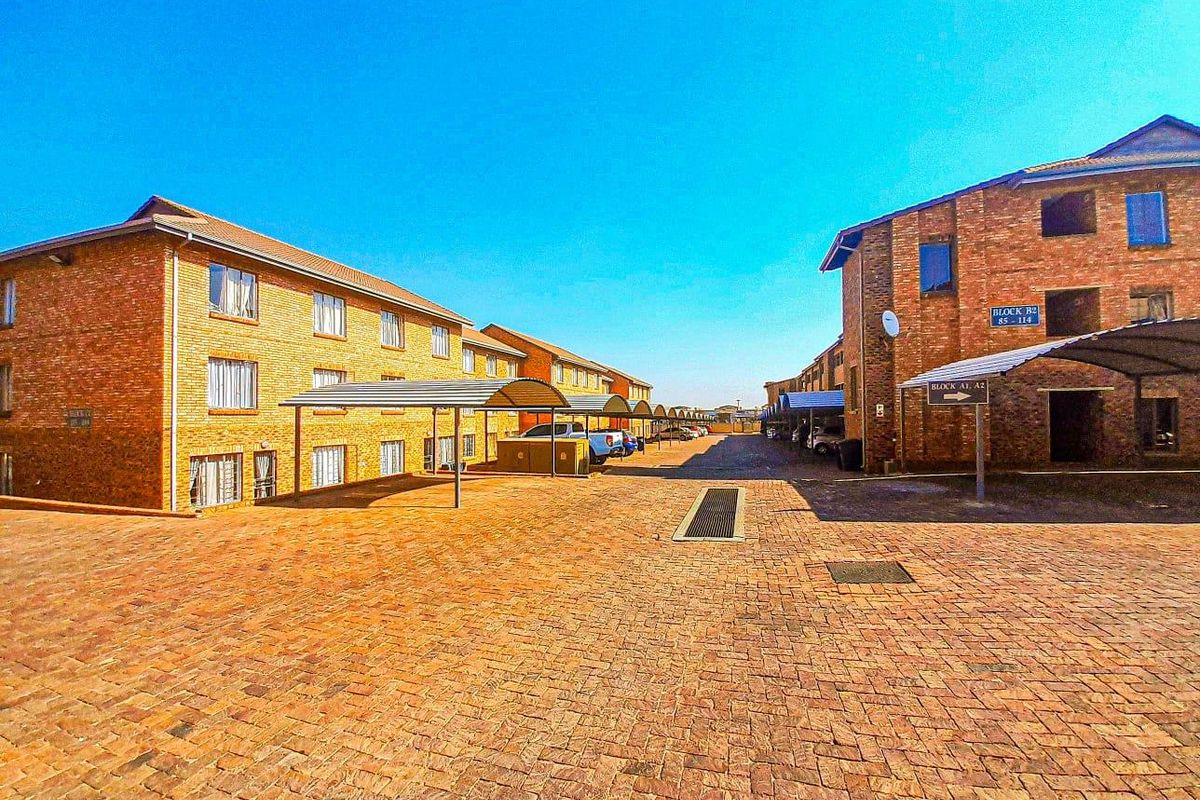 Well maintained ground floor Unit for first time home buyers - Photo 4