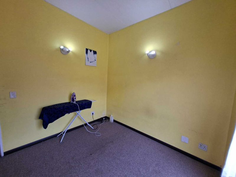 INVESTMENT DREAM OR PERFECT STARTER HOME - Photo 8