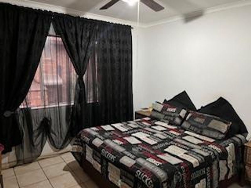 Charming 3-Bedroom Home in Wonderboom South with Modern Comforts - Photo 10