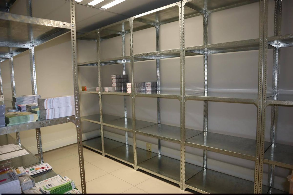 Modern and well maintained unit for sale. - Photo 3
