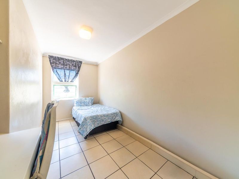 Fully Furnished 2-Bedroom Apartment Near Stellenbosch Campus - Photo 4