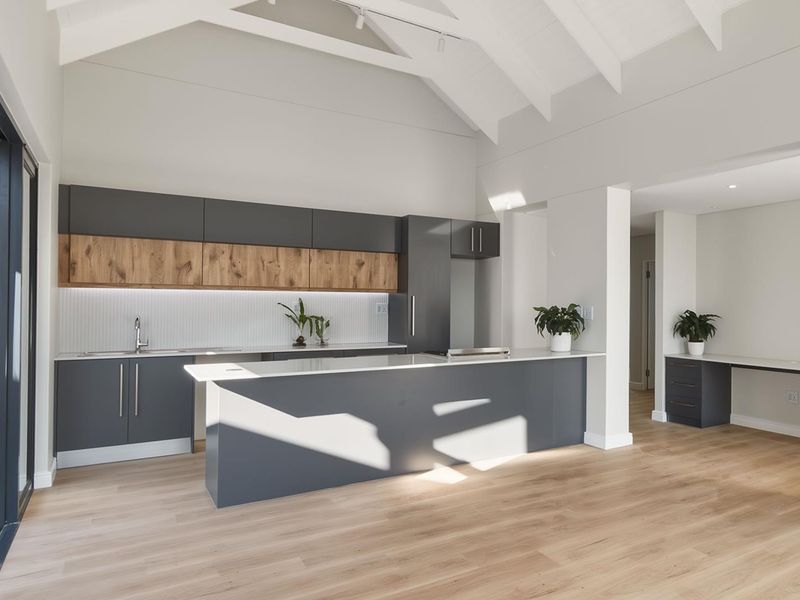 Brand new Home to make your own - Photo 8