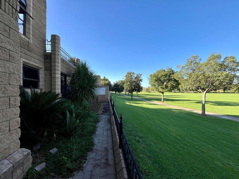 Stunning Fairway-Facing Home for Rent in Centurion Golf Estate - Photo 6