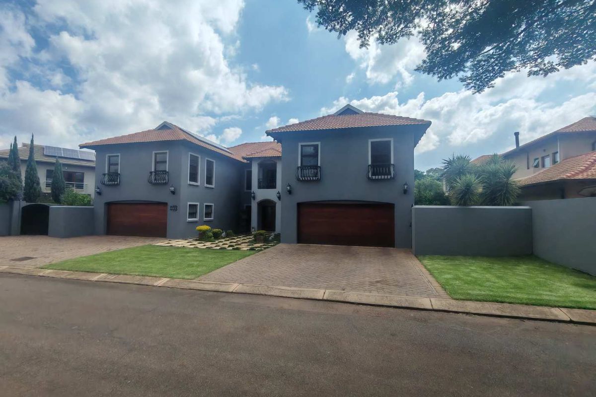 DUAL MANDATE - LOVELY BIG HOME WITH BEAUTIFUL VIEW AND SUNSETS - Photo 2