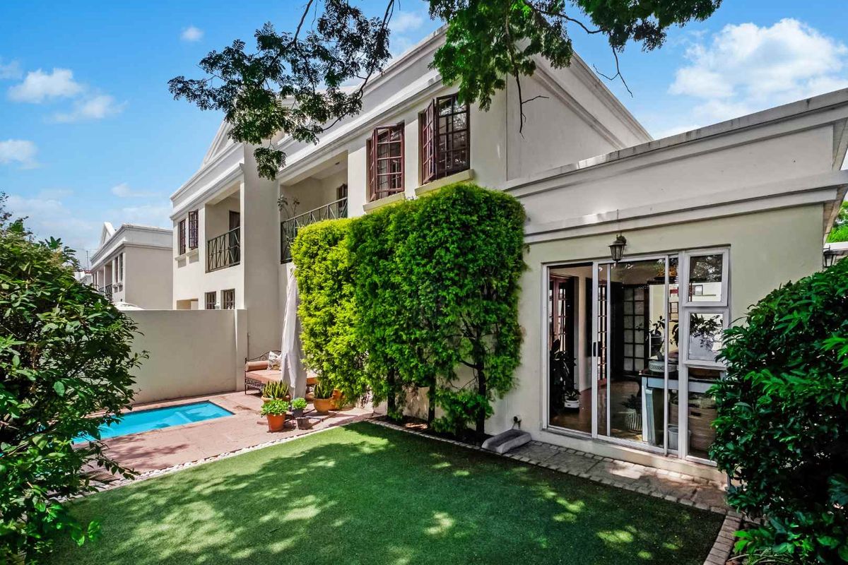 DELIGHTFUL DUPLEX LIVING IN LOVELY LONEHILL WILL LEAVE YOU IN ABSOLUTE AWE - Photo 2