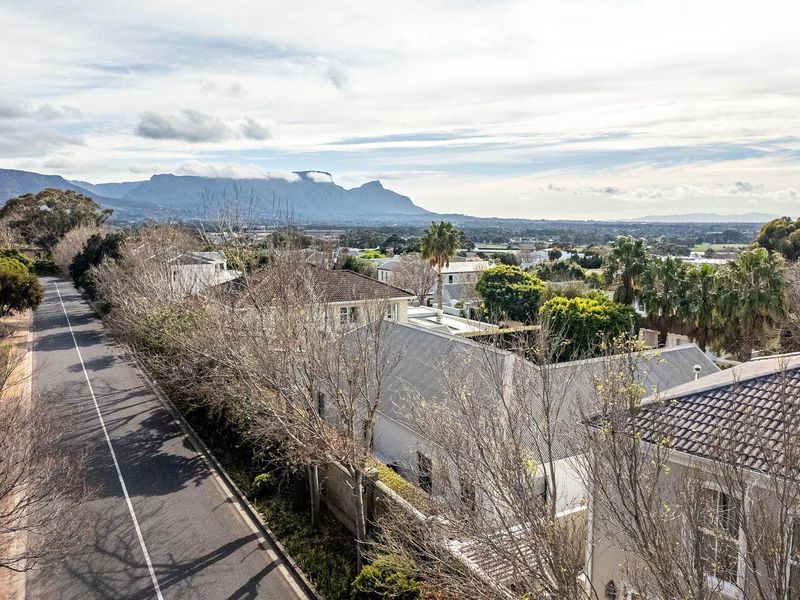 Premium First-Floor Office with Balcony & Panoramic Views – Steenberg Office Park, Westlake - Photo 7