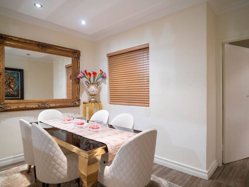 Luxury 3 Bedroom Home with Designer Touches in Sandton CBD - Photo 7