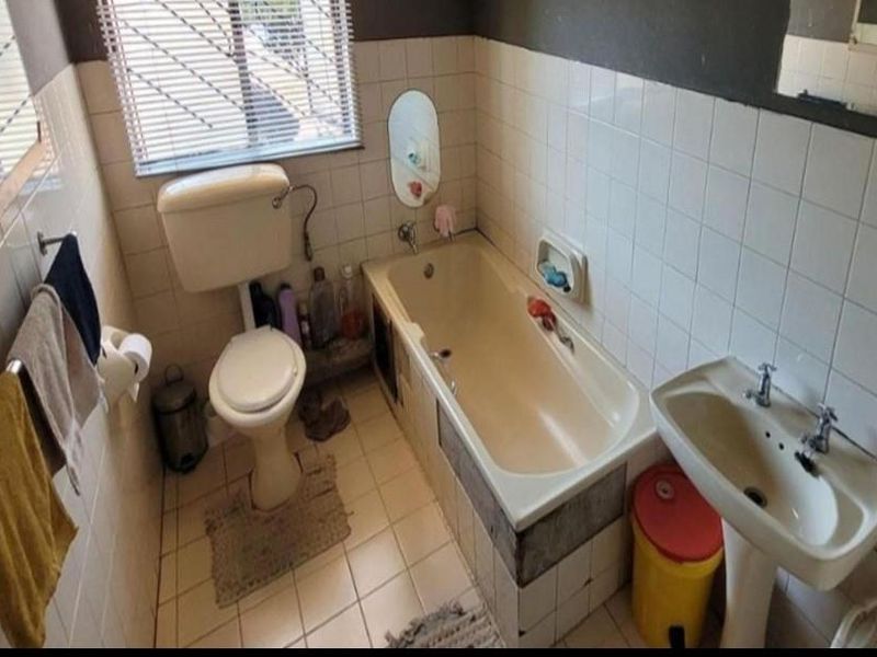 Priced to sell property - Photo 10