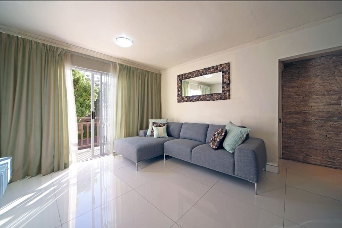 Modern unfurnished 2 bedroom apartment with quality branded fittings - Photo 4