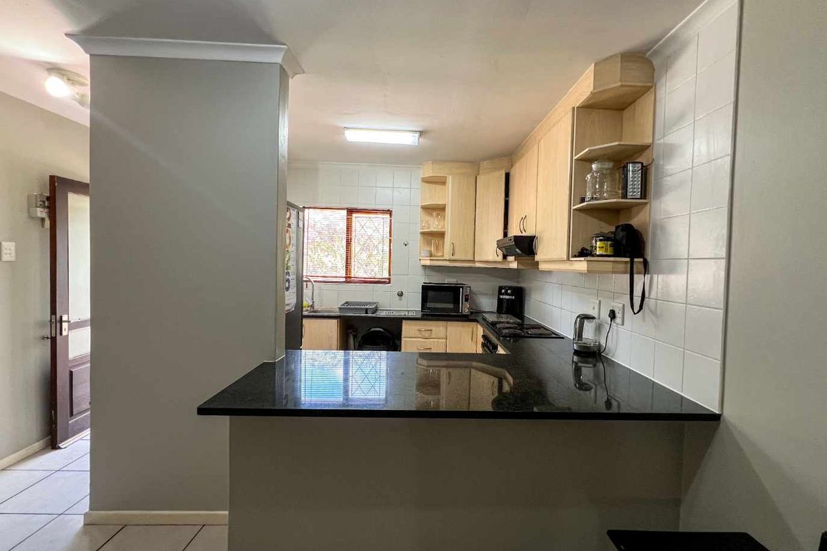 Charming and spacious apartment for sale - Photo 4