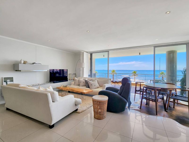 Luxurious Coastal Living - Photo 8