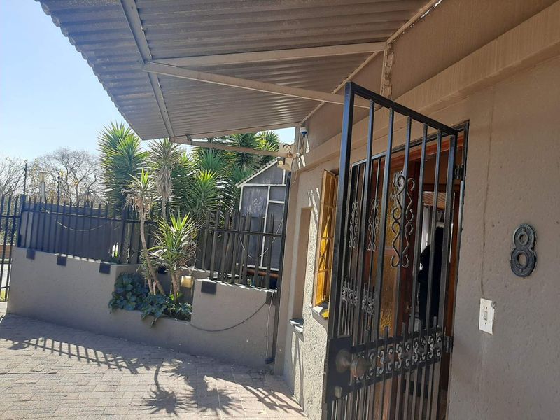 4 Bedroom House in Rewlatch - Photo 4