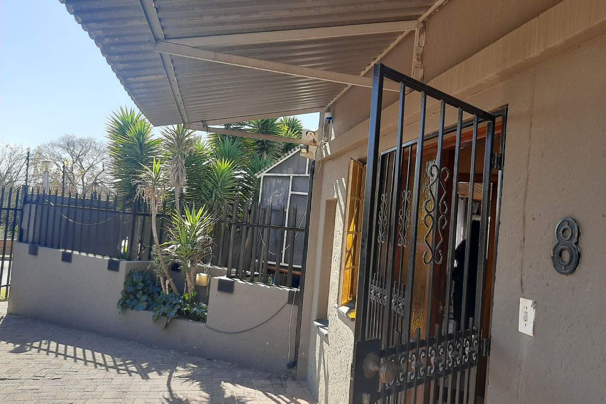 4 Bedroom House in Rewlatch - Photo 4