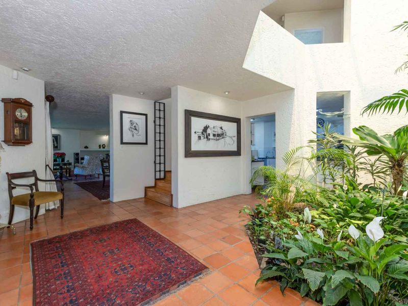 LIGHT, BRIGHT AND BREEZY ENTERTAINER / FAMILY HOME IN THE HEART OF LONEHILL IN A QUIET CUL-DE-SAC - Photo 5