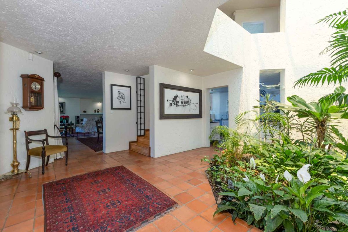 LIGHT, BRIGHT AND BREEZY ENTERTAINER / FAMILY HOME IN THE HEART OF LONEHILL IN A QUIET CUL-DE-SAC - Photo 5