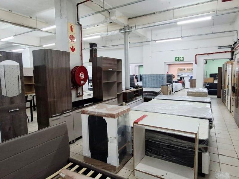 **Unlock Your Business Potential in a Prime Retail Space** - Photo 10