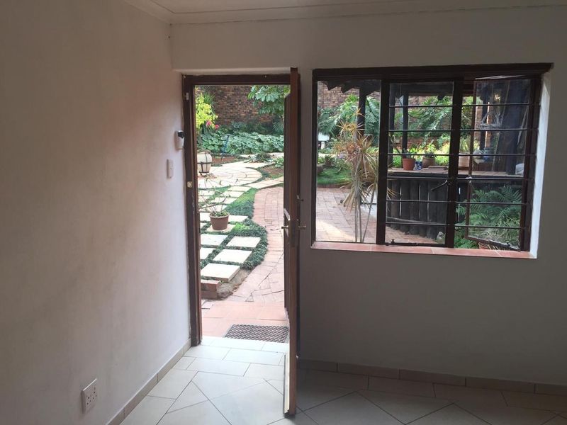 1 Bedroom lock up and go Apartment - Photo 5