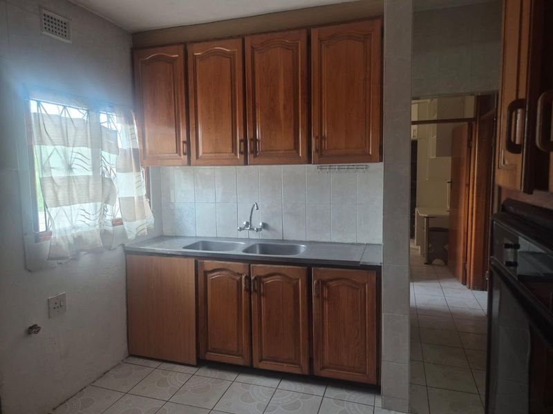 Secure, Spacious & Pet-Friendly 5-Bedroom Home in Havenside – R950,000 - Photo 6