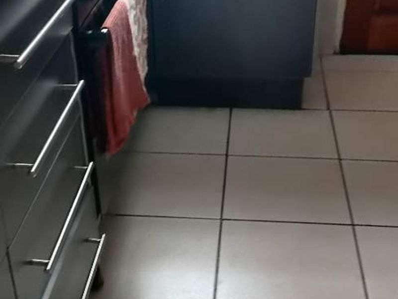 3 Bedrooms house to rent in Kwa-Thema ext 2 - Photo 7