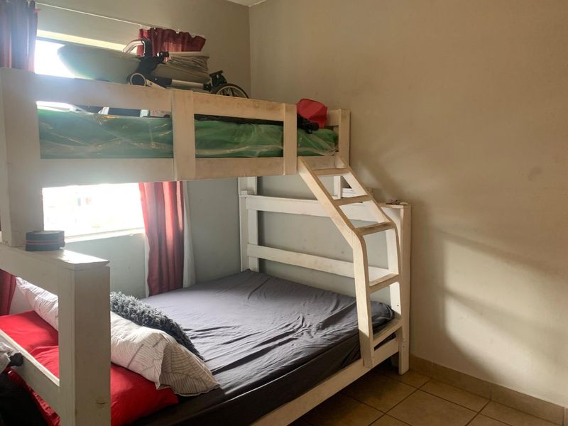 Prime Location Living: 2-Bedroom with Top Amenities - Photo 9