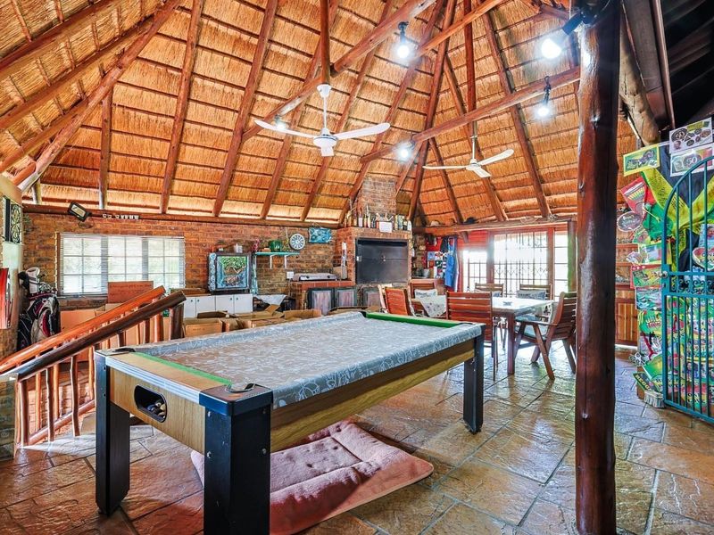 Spacious Family Home with Flatlet - Photo 8