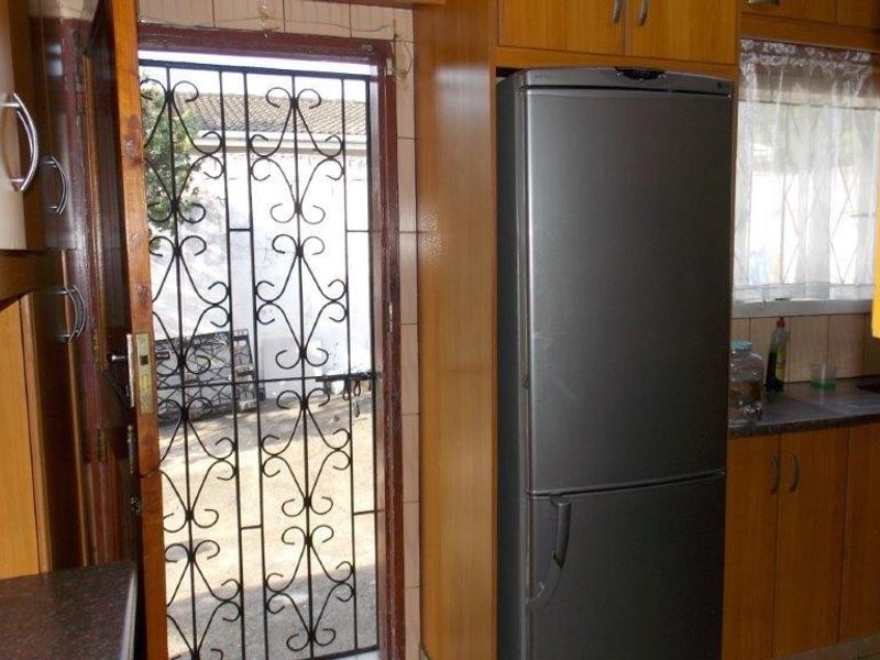Your New Chill Pad Awaits in Prime Shallcross! - Photo 10