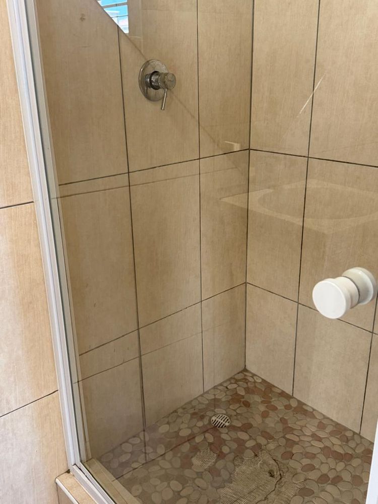 Bedroom 3 en-suit bathroom 